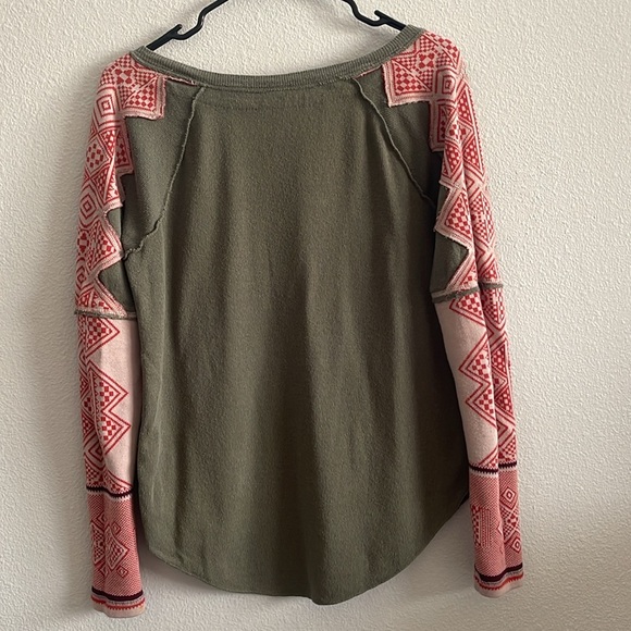 Free People Boho Long-Sleeve Top Green Color With Patterned Sleeves Size S - Picture 2 of 9